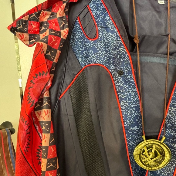 Dr. Strange costume 2XL - Picture 3 of 9